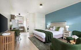 Newly Renovated Geelong Serviced Apartments By Short & Long Stays